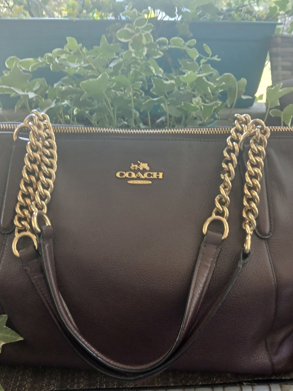 COACH Ava Burgundy Leather Shoulder Bag  with Gold Chain Hardware Like New